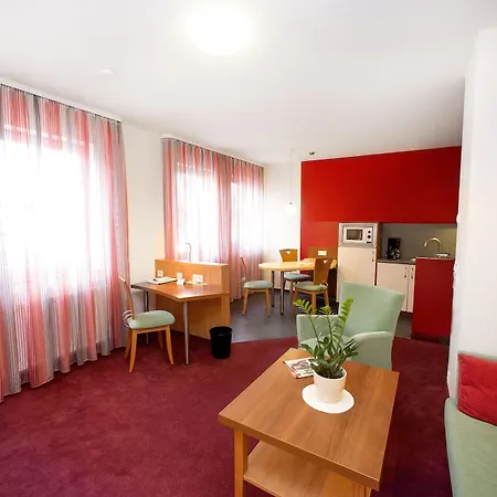 Weisses Lamm Otel