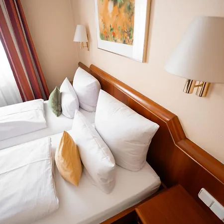 Weisses Lamm Otel