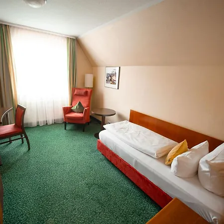 Weisses Lamm Otel 3*