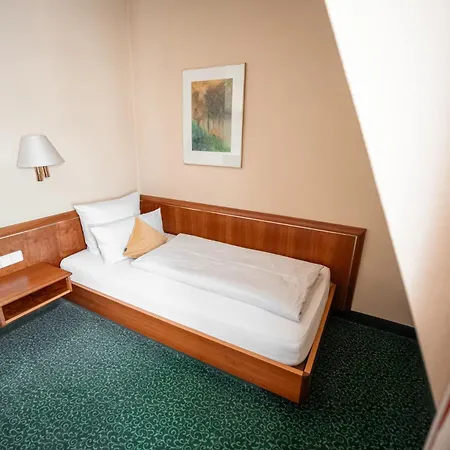 Otel Weisses Lamm Veitshöchheim