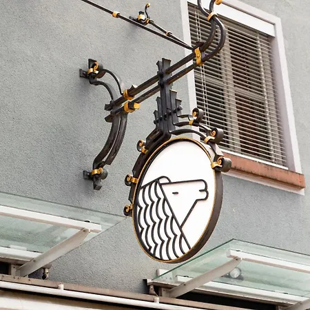 Weisses Lamm Otel 3*