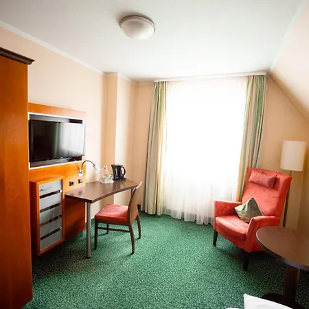 Weisses Lamm Otel 3*