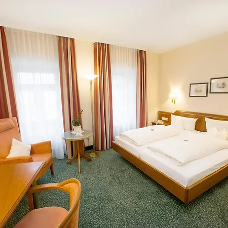 호텔 Weisses Lamm 3*