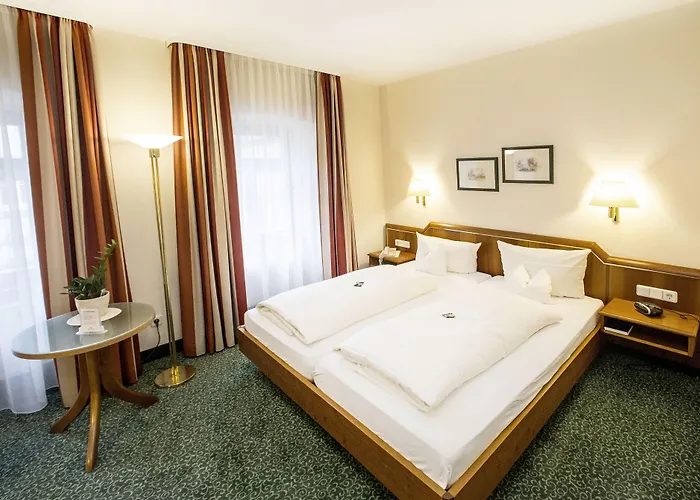 Hotel Weisses Lamm 3*
