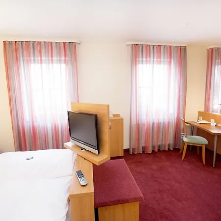 Hotel Weisses Lamm 3*