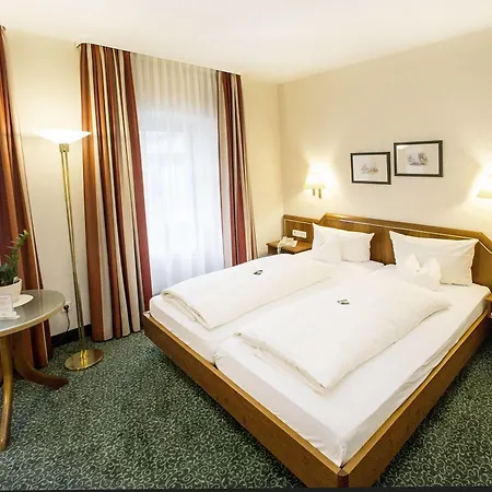 Weisses Lamm Hotel 3*